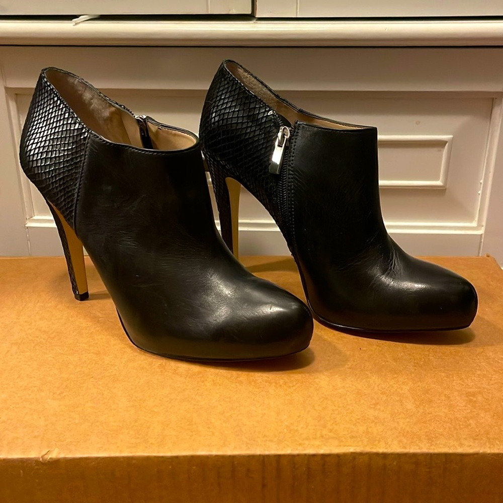 Inc International Concepts Women's Bellona Shoes 8 Black Ankle Boots Leather